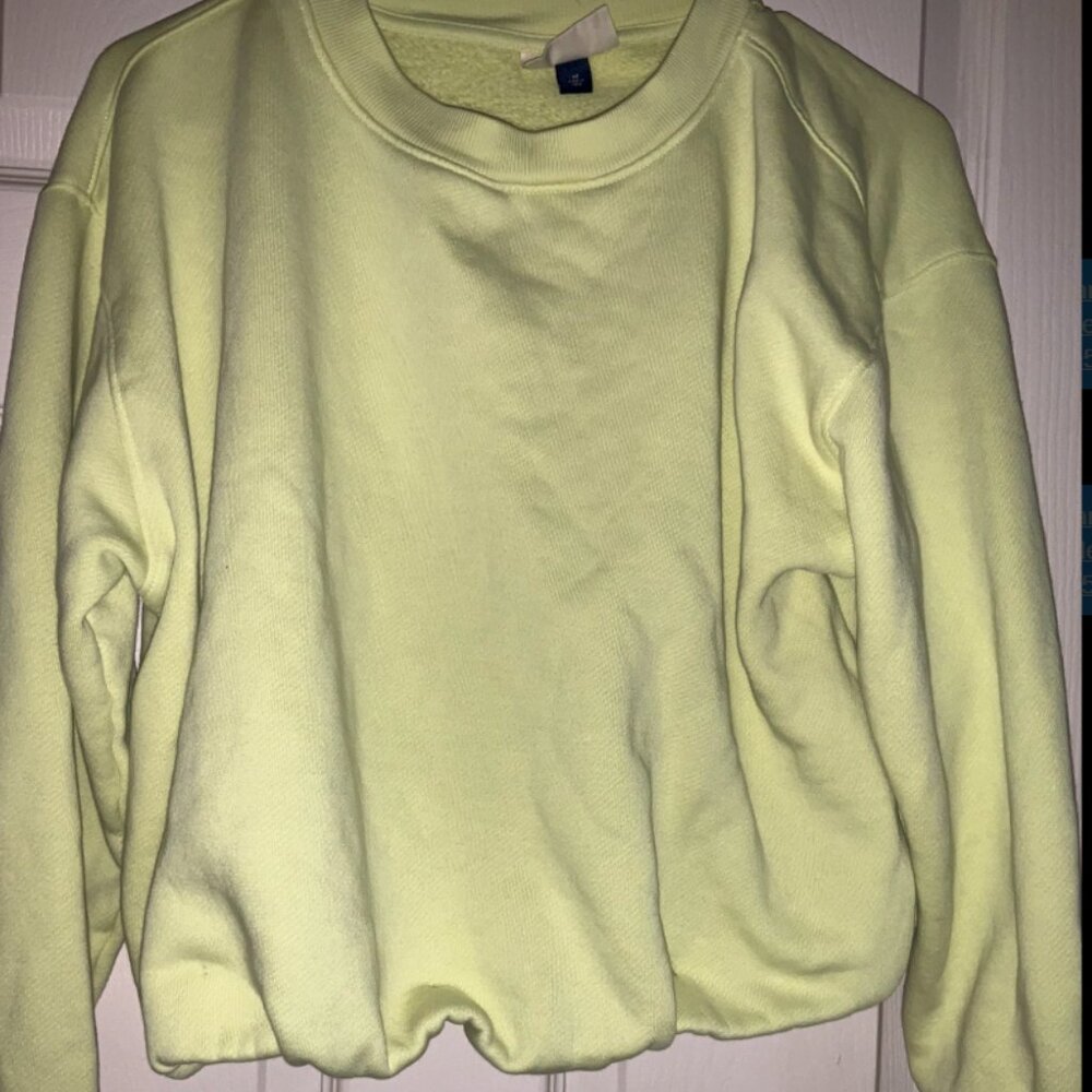 Universal Thread Medium Crop Yellow Athleisure Sporty Chic Sweatshirt